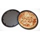 thumbnail image 4 of Paquete de 2 sartenes para pizza de acero al carbono, perforadas, antiadherentes, 31 cm, 4 of 9