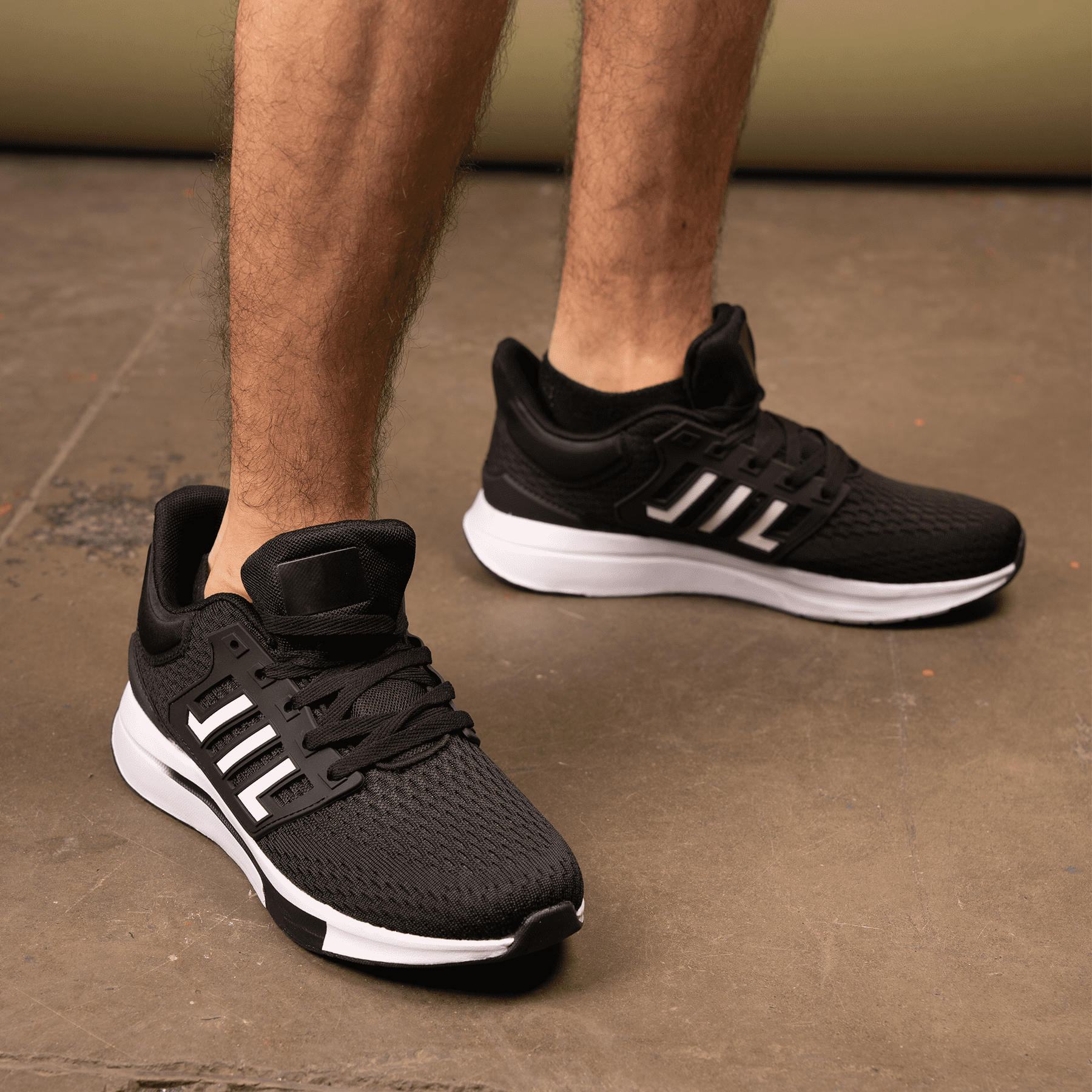 Zapatilla Hombre Negro Donkor Apóstol