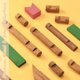 thumbnail image 5 of Juego de Cabaña de Troncos SainSmart Jr. 480 piezas con 7 vehículos, 5 of 7