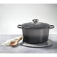 thumbnail image 4 of Horno redondo profundo esmaltado de hierro fundido Le Creuset Signature de 6,5 qt, blanco, 4 of 5