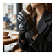 thumbnail image 1 of Guantes de Invierno para Mujer en Cuero Sintético Mate con Forro Térmico y Ajuste Elástico, 1 of 7
