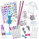 thumbnail image 2 of Set de diseñador de moda Barbie Tie-Dye con 5 modelos y coleteros, 2 of 6