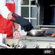 thumbnail image 2 of Guante para barbacoa Weber negro con bordado rojo, 2 of 5