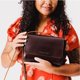 thumbnail image 3 of Bolso de mano Portland Leather Goods de 23 cm en cuero de plena flor, 3 of 6