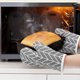 thumbnail image 4 of Guantes de Horno Suaves, Guantes de Cocina Resistentes al Calor, Forro de Algodón Grueso, Agarre para Hornear, Asar a la Parrilla, Juego de Guantes de Cocina de 2 Gris 10.6x6.7 pulgadas, 4 of 6