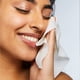 thumbnail image 5 of Toallitas Desmaquillantes Beauty Glowing Con Ácido Glicólico, 5 of 9