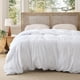 thumbnail image 1 of Funda nórdica Bedsure Queen 229 x 229 cm, poliéster suave, blanca, 1 of 9
