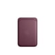 thumbnail image 1 of Cartera FineWoven para iPhone de Apple con MagSafe Mulberry, 1 of 5