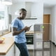 thumbnail image 4 of Aspiradora Robot iRobot Roomba 694 con Wi-Fi y Control por Alexa, 4 of 9