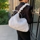 thumbnail image 5 of Bolso de mano acolchado para mujer, ligero y acolchado, tipo hobo, 2023, con pliegues en forma de nube., 5 of 6