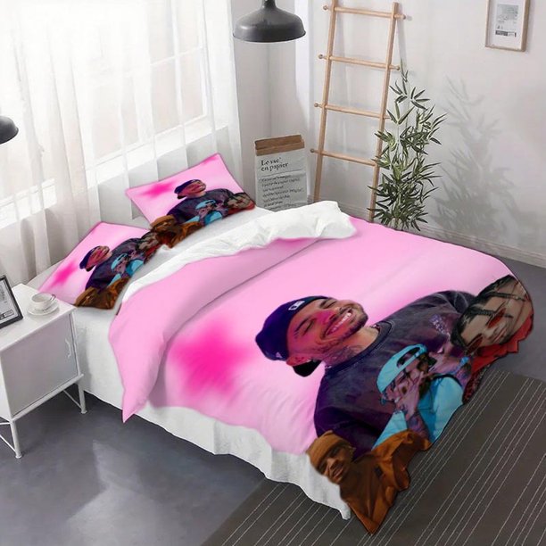 3pcs Rauw Alejandro Patchwork Poster Duvet Cover Set - Includes a Duvet Cover And Pillowcases Suitable for Year-Round Bedroom And Dorm Decor.