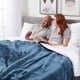thumbnail image 2 of Manta Sherpa Blanket Genteele, supersuave y reversible, color azul marino y blanco, 2 of 6