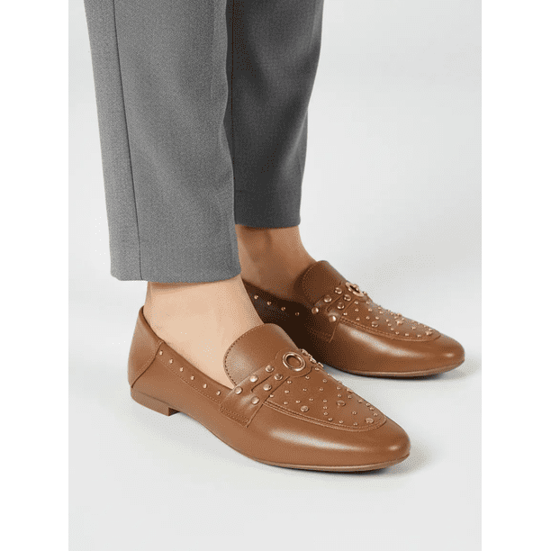 Mocasín de Cuero Hedder Café con Tachuelas