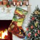 thumbnail image 1 of Calabozos y Dragones Tema: Calcetines de Navidad, fino lino blanco para colgar en escaleras y chimenea, decoración navideña para el hogar, regalo de Navidad.54cm×38cm, 1 of 5