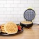 thumbnail image 4 of Máquina para hacer gofres Uncanny Brands, pequeña máquina para hacer gofres Shrek, 4 of 6