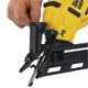 thumbnail image 2 of Clavadora de acabado DEWALT 20 V MÁX* en ángulo 15 GA (DCN650B) inalámbrica, 2 of 3