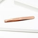 thumbnail image 2 of Pinza inclinada en oro rosa Tweezerman, modelo 1256-RGR, 2 of 3