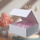 thumbnail image 5 of Caja de regalo Rsgift 34x23x10 cm con cierre magnético, color blanco, 5 of 6