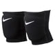thumbnail image 1 of Rodillera de voleibol Nike Essentials negra talla M/L, 1 of 1
