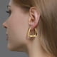 thumbnail image 2 of Pendientes de aro pequeños y gruesos, chapados en oro de 18 quilates, con forma irregular, para mujer., 2 of 5