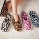 thumbnail image 3 of Zapatillas Snug Leaves Fuzzy Scuff para mujer, color marrón guepardo, tallas 5-6, 3 of 6