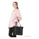 thumbnail image 2 of Tote Bag Para Mujer Mixi Gam En Gamuza Mediano Negro, 2 of 5