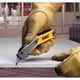 thumbnail image 4 of Cuchillo Retráctil 8.8 PuLG Dewalt Cuerpo Metal Dwht10046, 4 of 5