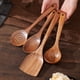thumbnail image 2 of Xiao Hua Vajilla de madera maciza natural de 26,5 x 6 cm (1 pieza) - Utensilios de cocina de madera aptos para alimentos, esenciales para casas de campo y cocinas sencillas rurales., 2 of 3