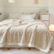 thumbnail image 1 of Frazada con chiporro 200x230cm - beige, 1 of 3