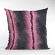 thumbnail image 2 of Cojín Plutus Fucsia Black Fluffy Fields de piel sintética de 40 x 40 cm, 2 of 7