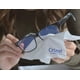 thumbnail image 4 of Paño de limpieza de microfibra Crizal para gafas, paquete de 4, 4 of 5