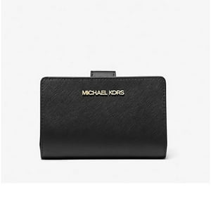 Unknown Cc - Billetera Michael Kors Jet Set Travel Bifold Zip Coin Saffiano Leather, Negra