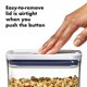 thumbnail image 4 of Contenedor OXO Good Grips POP rectangular, tamaño mediano, 2,5 L, 4 of 9