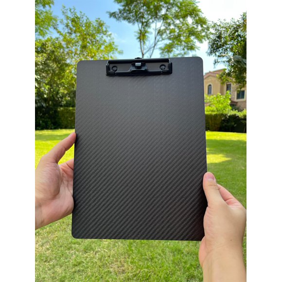 Portapapeles YOOOYOOO de fibra de carbono 24 × 32 cm con gancho y porta bolígrafos