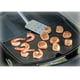 thumbnail image 3 of Plancha Weber 6559 de Hierro Fundido con Esmalte de Porcelana para Q 2000, 3 of 4