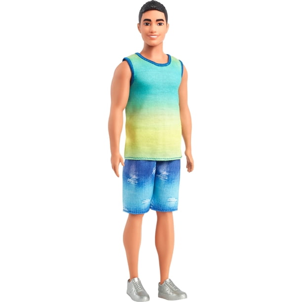 Muñeco Barbie Fashionistas Ken Con Cabello Negro Con Camiseta Sin Mangas Ombre Azul Y Verde Shorts De Jean Y Zapatillas Plateadas