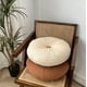 thumbnail image 2 of Set De 4 Cojines Diseño Boton Color Beige/café, 2 of 3