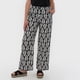 thumbnail image 2 of Pantalón Mujer Fluido Botón Print Étnico Negro Corona, 2 of 5