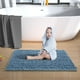 thumbnail image 2 of Alfombra de baño Yimobra, larga, denim, felpilla azul, 140 x 60 cm, 2 of 3