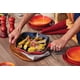 thumbnail image 3 of Skillet Grill Le Creuset, hierro fundido esmaltado Signature, 26 cm, 3 of 5