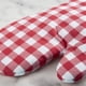 thumbnail image 3 of Juego de 2 guantes de cocina KitchenAid Gingham Passion Red de algodón, 3 of 3
